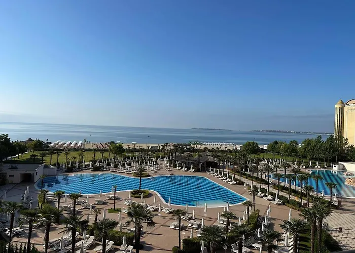 Sunny Majestic Private Apartment *